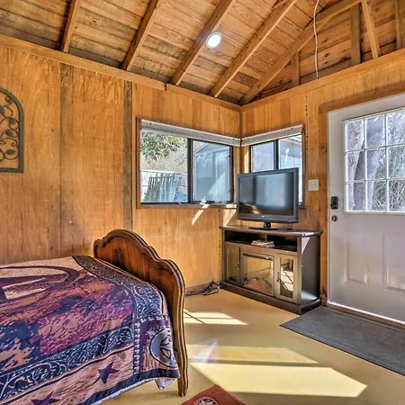 Waterfront Lake Dunlap Studio Cabin With Dock